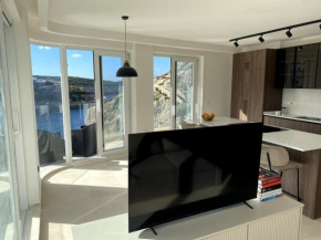 Water's Edge Suite